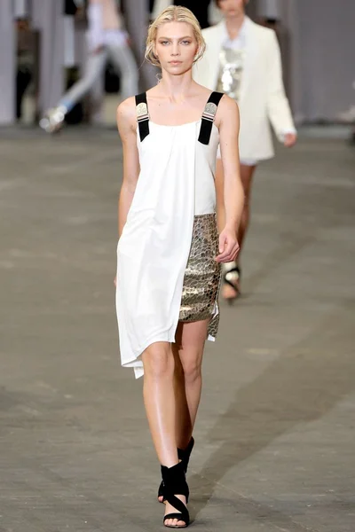 Look 26